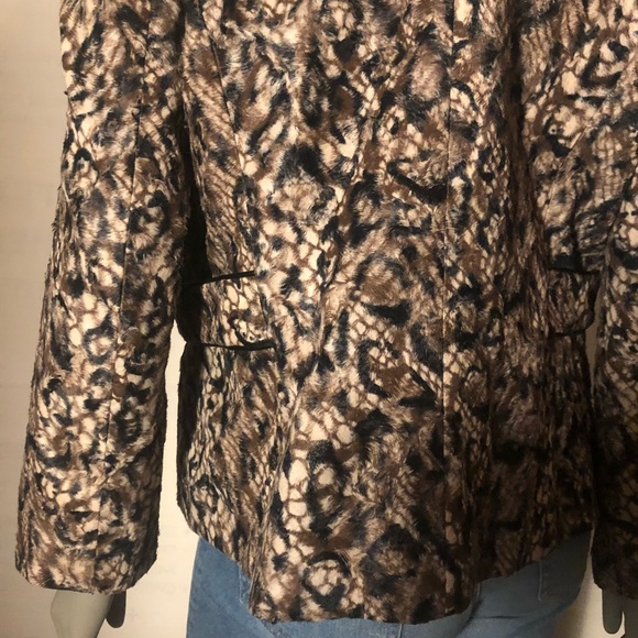 CHICO’S Faux Fur Animal Print A-line Short Jacket - Picture 7 of 7